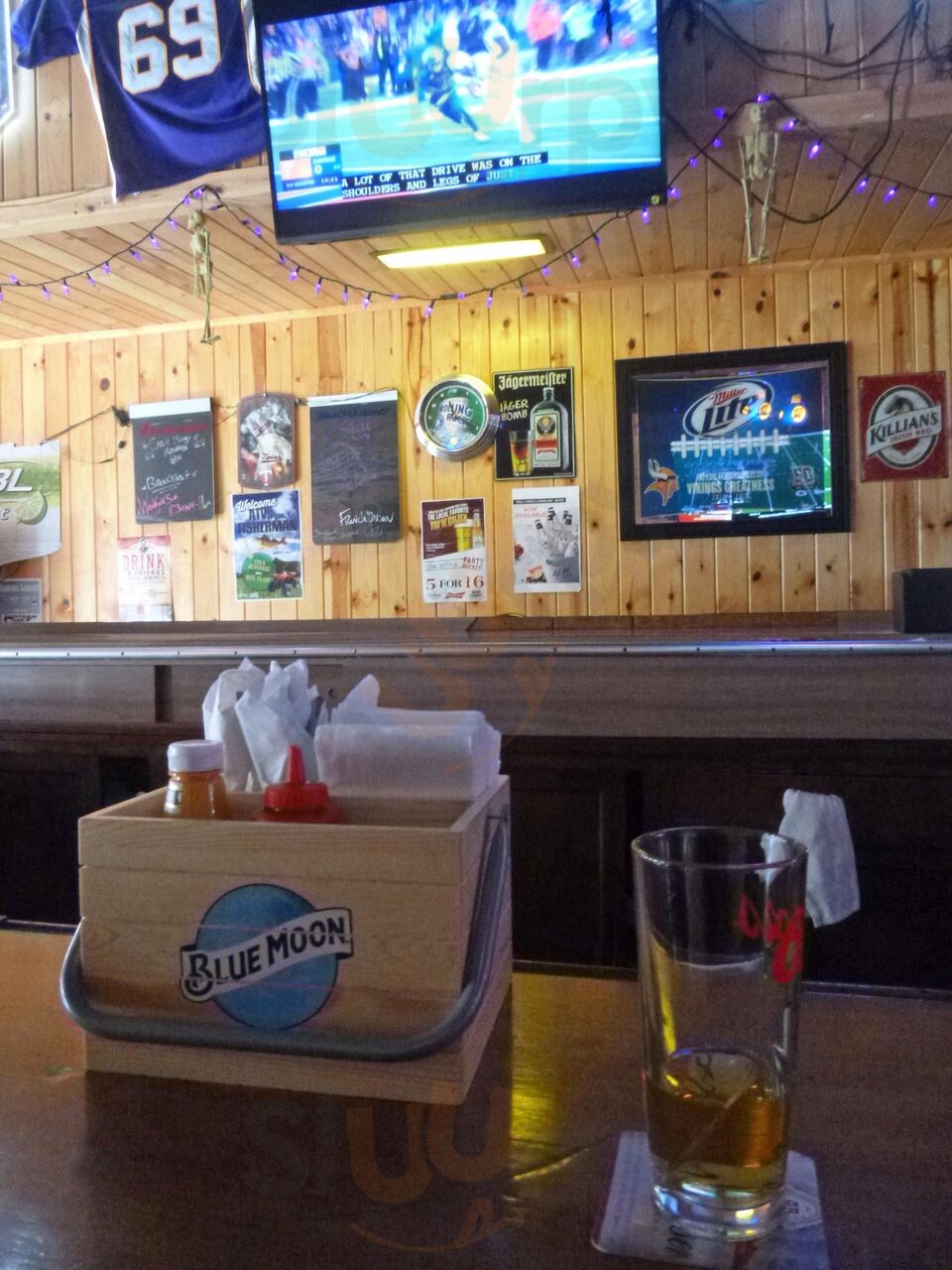Jim's Sport Club Bar & Grill