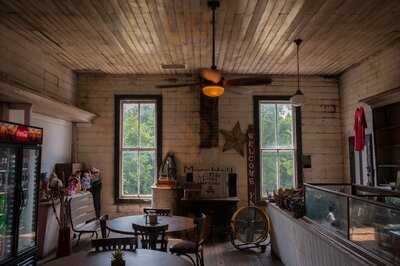 Creelsboro Country Store