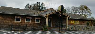 Ben's Pourhouse & Grille