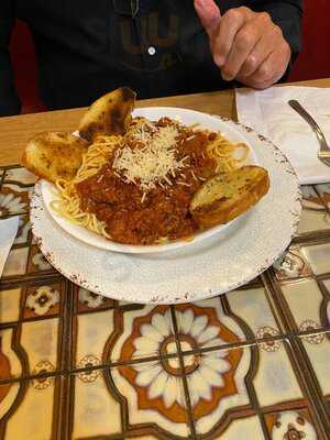 Lindsay's Roost Bar And Grill