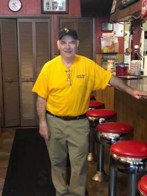 Lindsay's Roost Bar And Grill