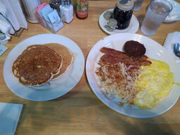 Smiles Main Street Grill