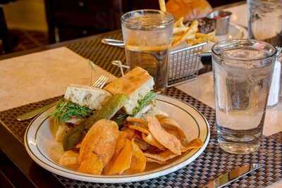 Rubino's At The Cascades