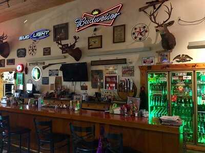 Luther's Sports Bar & Grill