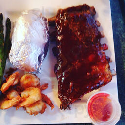 Waters Edge Pub & Grill