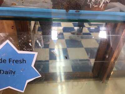 C & D Drive-in And Bakery