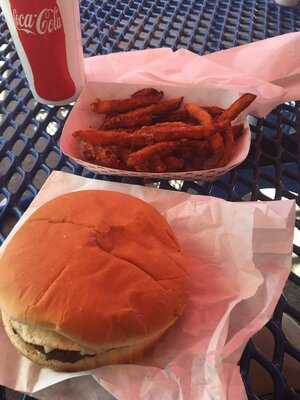 C & D Drive-in And Bakery