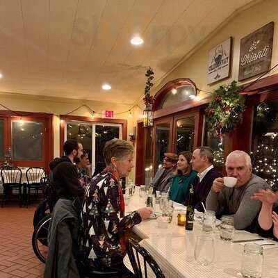 Stella Pasta Bar & Bakery