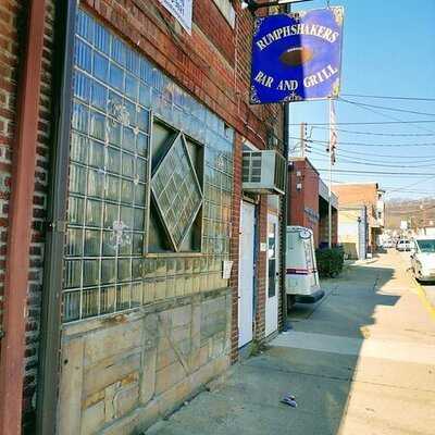 Rumpshakers Sports Bar Grill