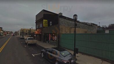 Snickers Pizza Shop - Eveleth