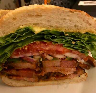 Christopher's At The City Hotel