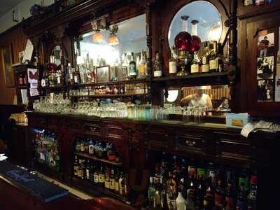 Christopher's At The City Hotel