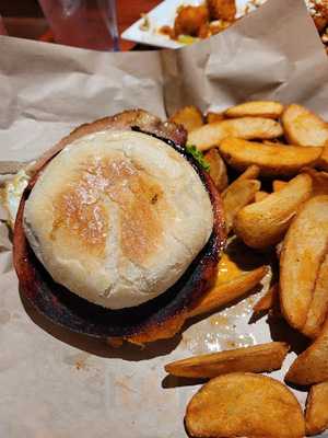 Mad Anthony's Auburn Tap Room