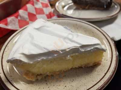 Mixin’s N Fixin’s Country Diner