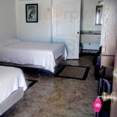 Stanford Inn Cafe & Bar