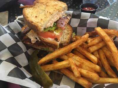 Cooper's Hawk Nest Restaurant