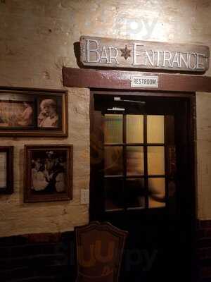 Oracle Inn Steakhouse And Lounge