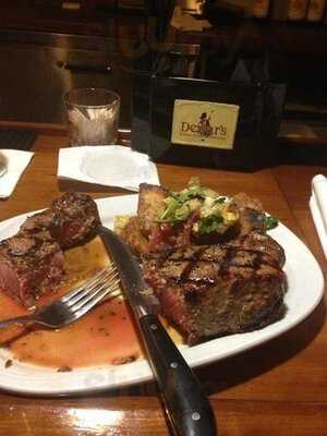 Ellias, Food & Drink