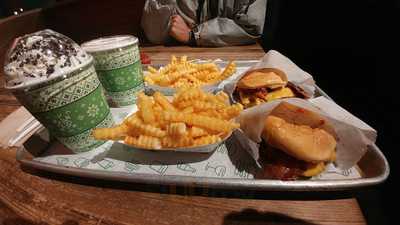 Burd's Burgers & Bakery