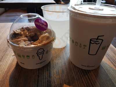 Burd's Burgers & Bakery