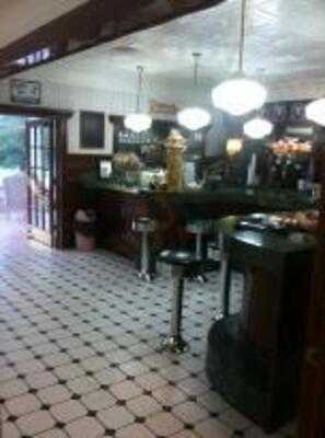 Lillie's Ice Cream Parlor