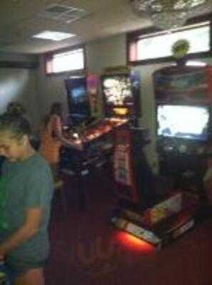 Lillie's Ice Cream Parlor