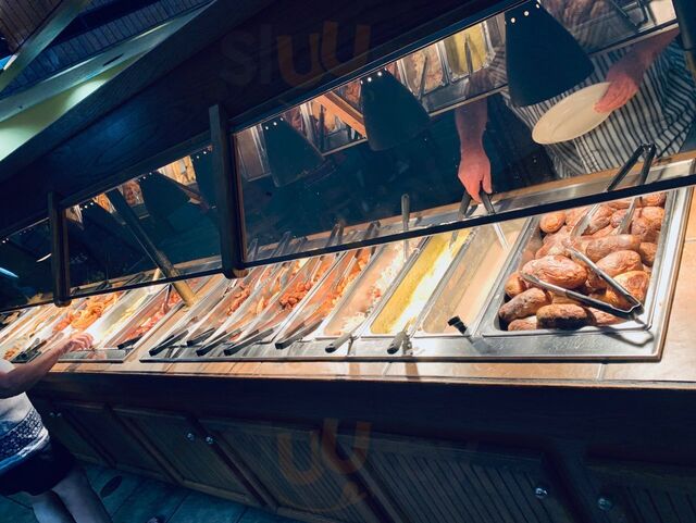 Pin Oak  Lake Lodge Resturant