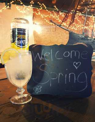 Erie Station Bar & Grill