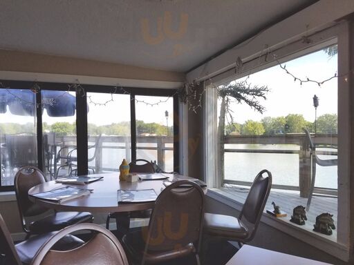 Laker's Food And Spirits