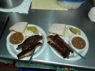 Herk's Store & Grill