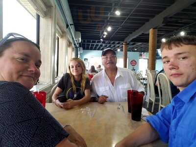 Cindy's On The Barge