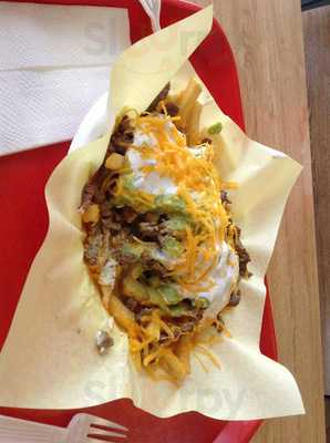 Ricardo's Restaurant & Lounge