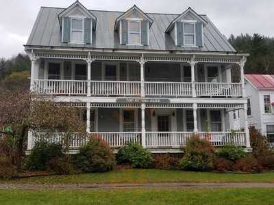 The Huntington House Inn Restaurant, Inn & Doc's Tavern