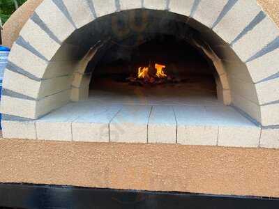 The Huntington House Inn Restaurant, Inn & Doc's Tavern