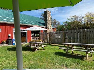 Skylands Craft Beer & Wine Garden