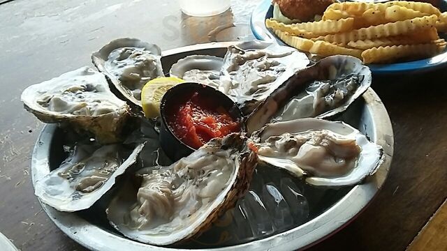 Coconut Grove Dockside Clam Bar