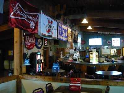 Outlaws Bar & Grill