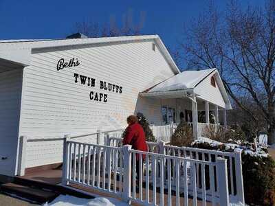 Beth's Twin Bluffs Cafe