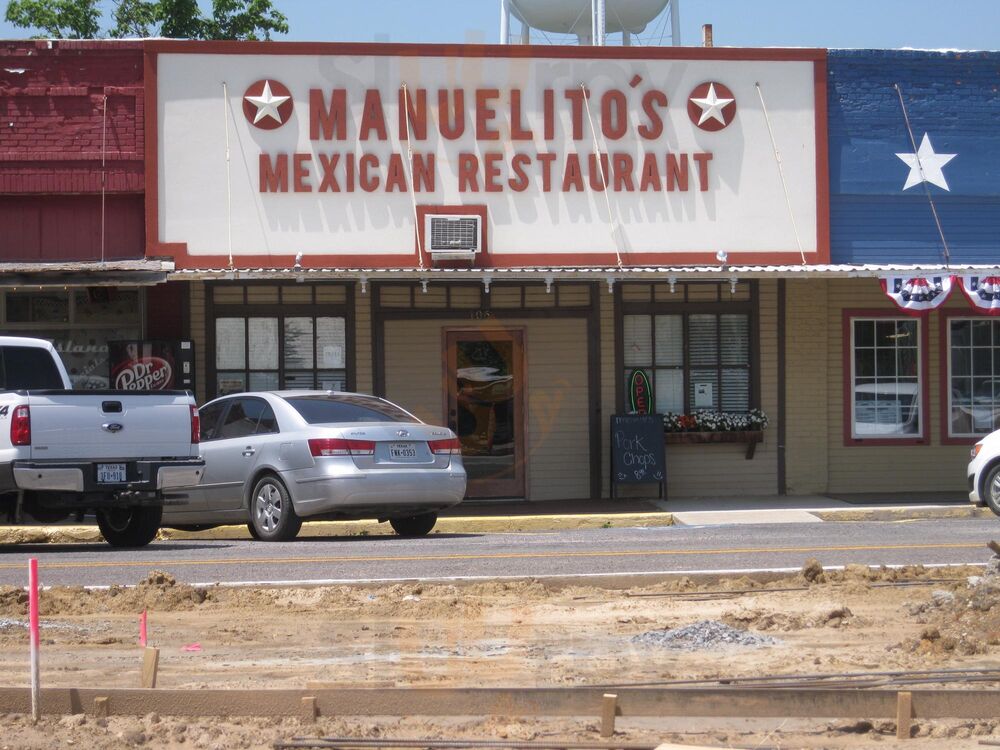 Los Manuelitos
