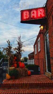 Di Paolo's Red Lion Inn