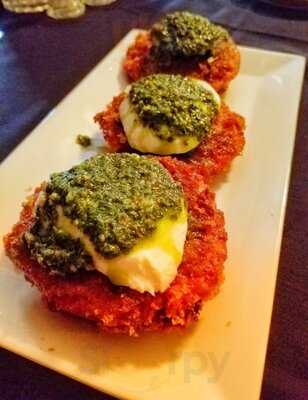 Di Paolo's Red Lion Inn