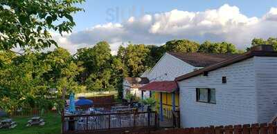 El's County Line Bar & Grill