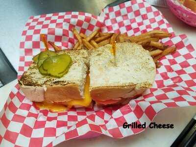 Ducky's Pub And Grill