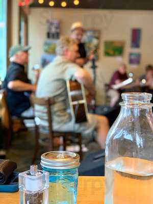 Chester Common Table