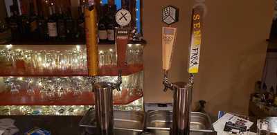 Chester Common Table