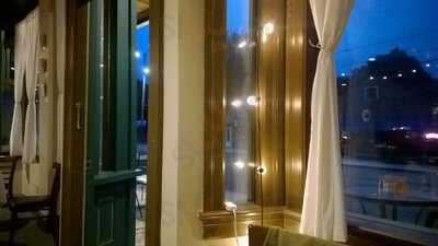 Chester Common Table