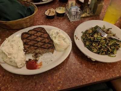 Aviston Family Restaurant