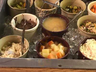 Melanies Family Restaurant