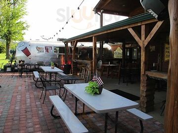 The Backyard Bar & Grill