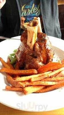 Heartbreak Hotel Sports Bar & Restaurant